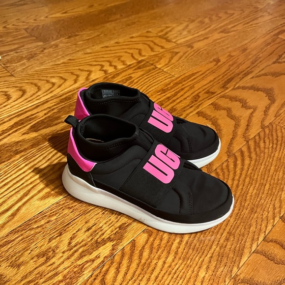 Ugg slip ons. Only wore once! Size 6. So Unique you won’t find anywhere else! - Picture 3 of 4